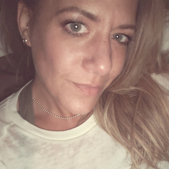 Meet your Posher, Kat - Picture 2 of 2